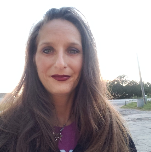 Meet your Posher, Rowena - Picture 1 of 1